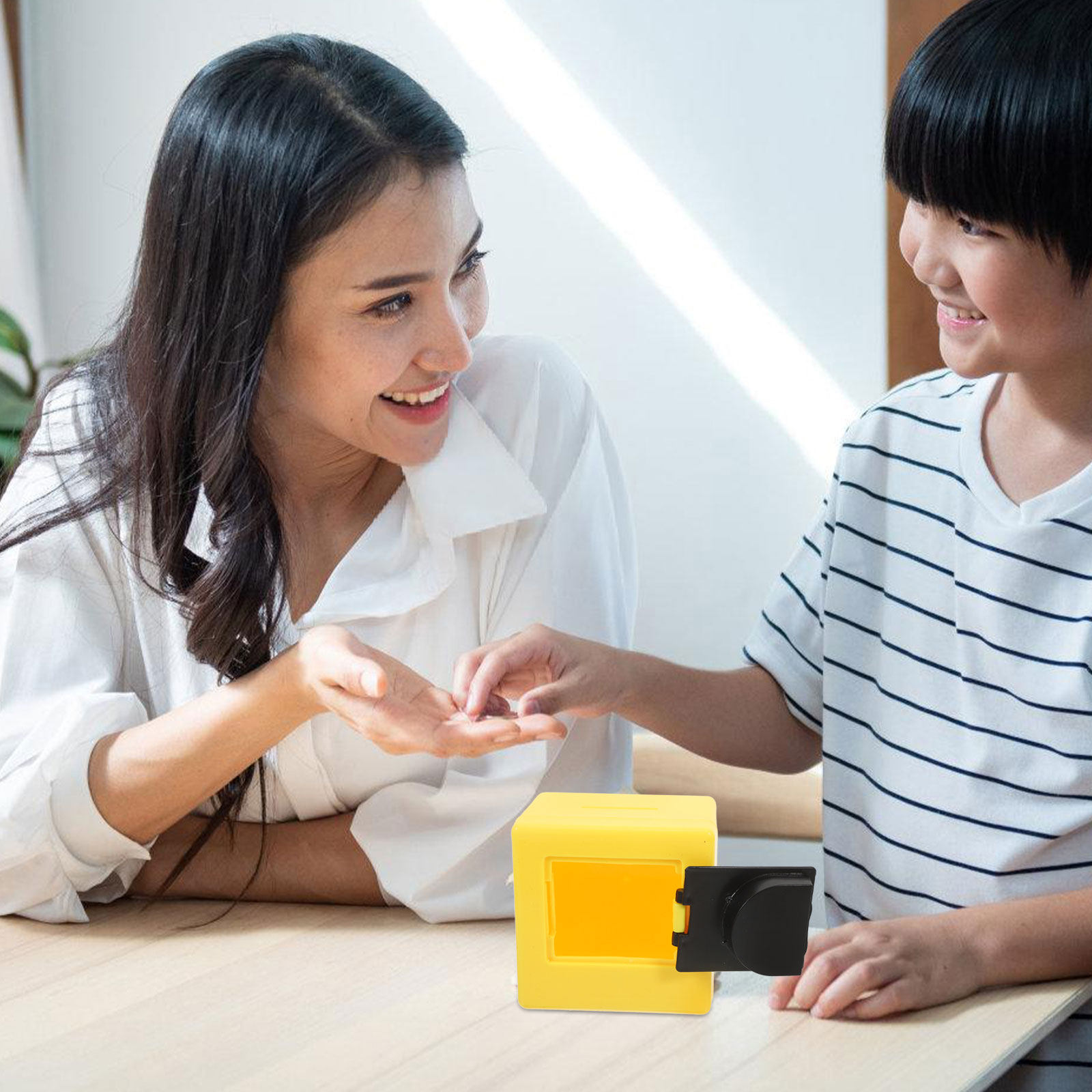 صندوق توفير صغير للأطفال مع فت - مراجعة Kids Education Savings وسعره